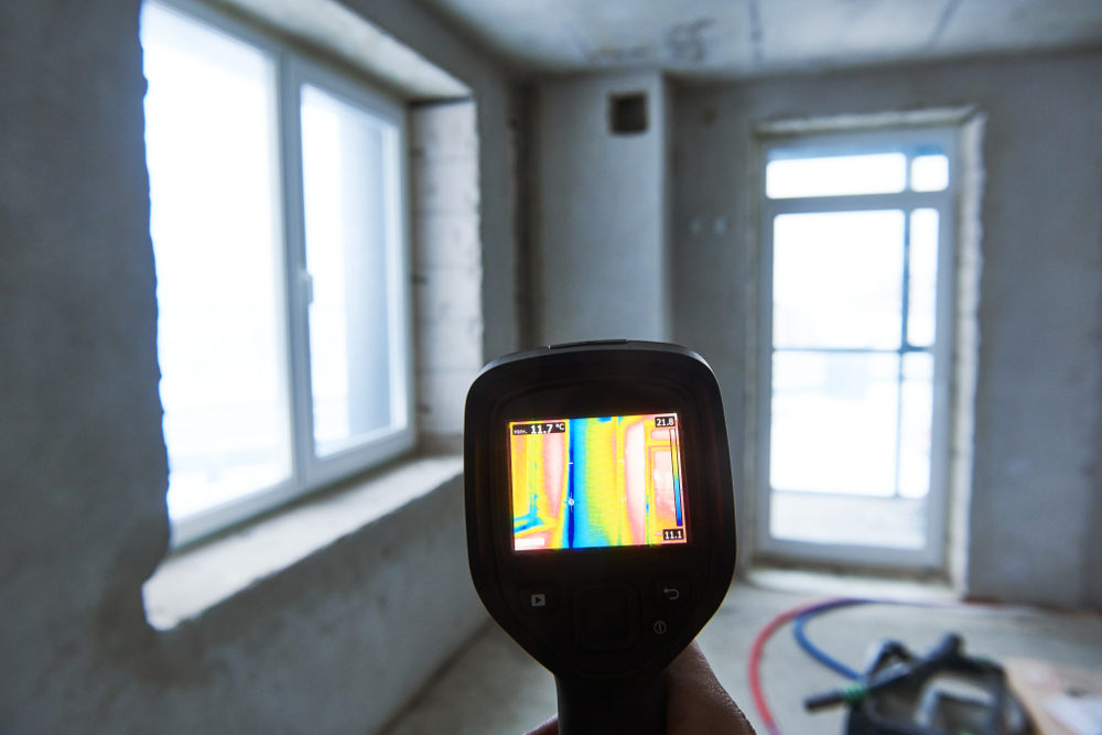 Thermal,Imaging,Camera,Inspection,Of,Building.,Check,Temperature Thermal,Imaging,Camera,Inspection,Of,Building.,Check,Temperature